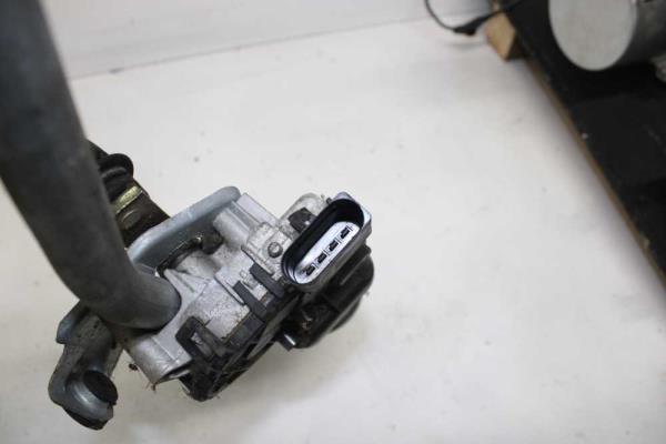 MOTEUR D ESSUI GLACE VW POLO 9N/9N3 2001-2009 - Vue 3